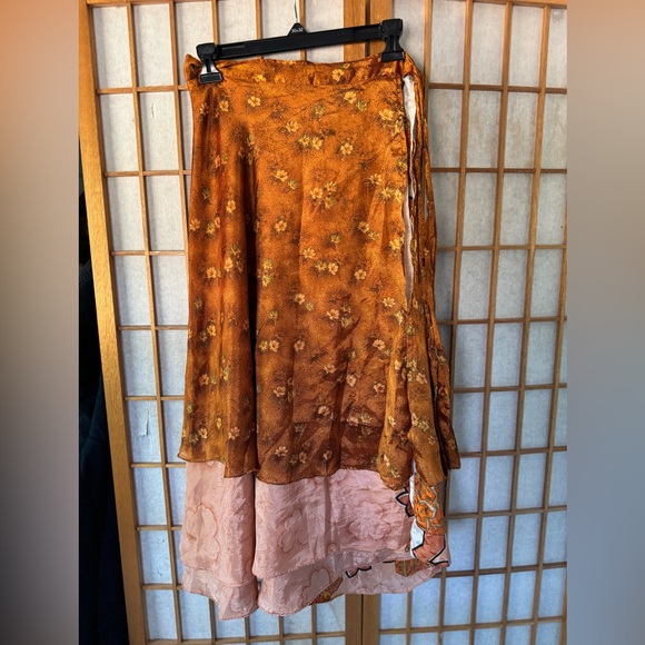 Floral Orange and Brown Silk wrap skirt S/M/L - Picture 3 of 3